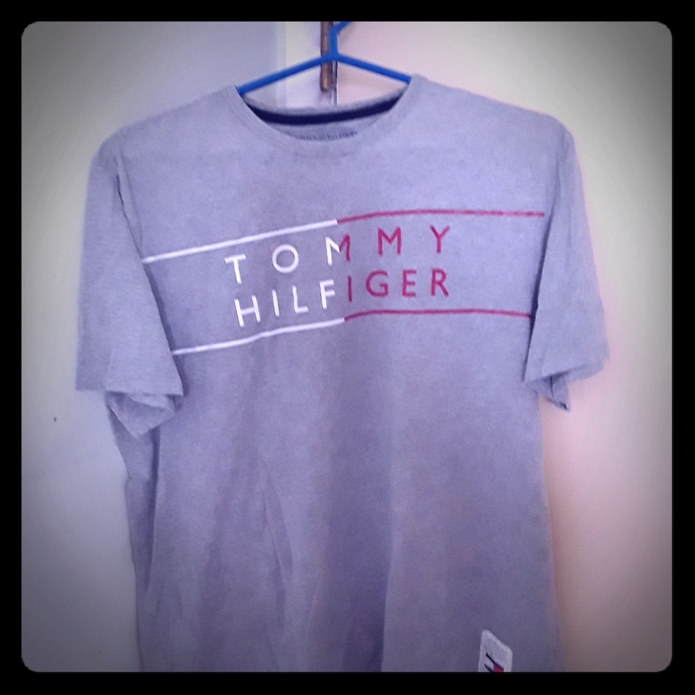 Tommy Hilfiger T shirt, large, good condition